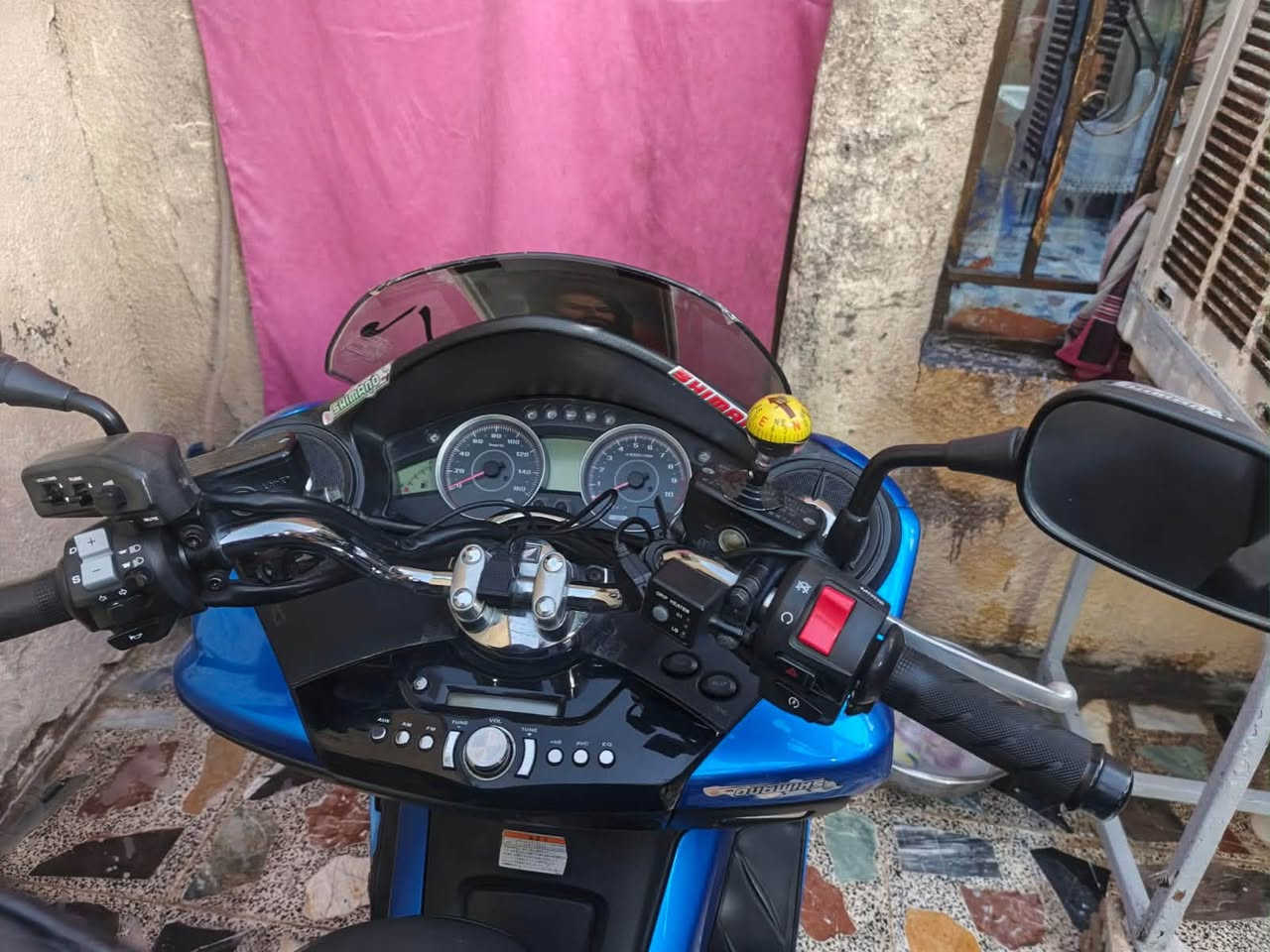 سلام عليكم فورزة 10/0دراجه نضيفه حيل بعده زيرو منزله علا إيدي سماعت صوتهم حيل علي بصمه بكاني شعله ***********
