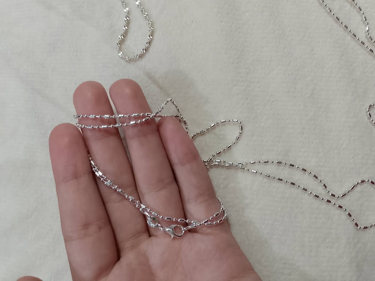 زناجيل عليهن ختم 925
سعر 15 مع توصيل علئ اول تم  
3 قطع


**إذا كنت صاحب هذا الإعلان وتريد حذفه لأي سبب، رجاءا أرسل رسالة إلى الدعم الفني**