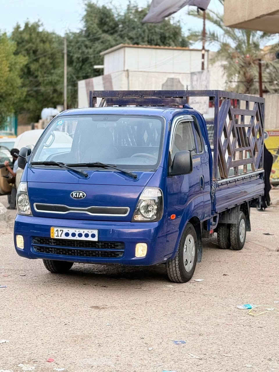 السلام عليكم 
كيا بنكو ٢٠١٦
مسكر ٧ نمر  مكفوله ماشيه ٨٣ الف
 فول مواصفات .تدفئه ستيرن وكشنات 
كشن كهربائي   جام كهربائي 
جديده حيل استخدام شخصي وليس عمل
  السبير مال شركه مانازل 
بسمي سنويه ورقم جديد ‏‪ 0783 467 6349‬‏
