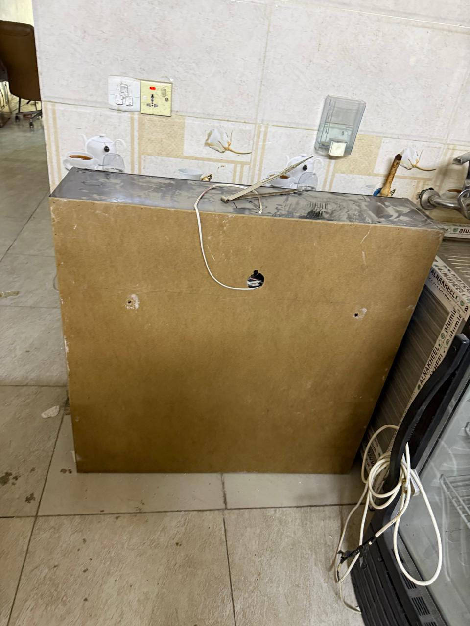 السلام عليكم غراض كلش جديده للبيع مكتب +تخم كامل ستخدم شهر +رفوف نضيفات +ميز نضيم السعر مناسب الاستفسار ***********
