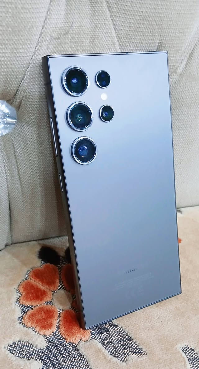 مرحبا. S24 Ulta.256 GB جهاز نظيف ولله بس هاي بالصوره بي شخطه صغيرةڪلش وممبينه ابد. 
ملحـقاته ڪامله كارتونـه و شاحنه45 وات ويا 3 ڪفرات حلوات وبي لاصق شاشه جديد لبارحه خليته. ب 1ملليون وبي مجال هواي. 🤍


**إذا كنت صاحب هذا الإعلان وتريد حذفه لأي سبب، رجاءا أرسل رسالة إلى الدعم الفني**