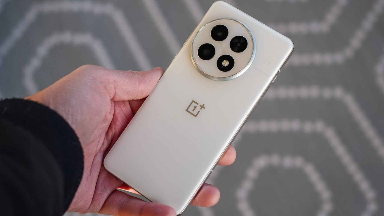 للبيع 🔥
OnePlus 13 نسخة 512GB

📱 المواصفات القوية:
• شاشة 6.82 إنج LTPO AMOLED
• تردد 120Hz سلاسة عالية
• معالج Snapdragon 8 Elite الجبار ⚡
• رام 12 / 16 / 24 جيجابايت
• ذاكرة 512 جيجابايت
• كاميرات 50 + 50 + 50 ميجابكسل 📸
• بطارية 6000mAh
• شحن سريع 100 واط 🔋

الموبايل أداء فلاجشيب قوي جدًا للألعاب والتصوير والاستخدام الثقيل
نظيف جدًا والاستعمال ممتاز

📩 للجادين التواصل خاص النجف, العراق


**إذا كنت صاحب هذا الإعلان وتريد حذفه لأي سبب، رجاءا أرسل رسالة إلى الدعم الفني**
