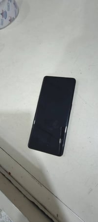 للبيع. اوبو رينو 9 5G جهاز مبدل شاشه اصليه وكاله  جهاز ويا شاحنه ماركه...