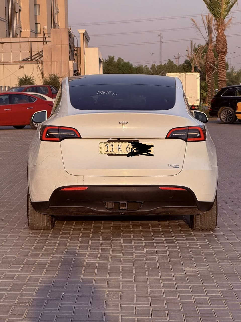 السلام عليكم 
تسـلا مودل Y تك ماطور 
موديل 2023 
سياره مرقم  بغداد 
السيارة اون لاين
الحادث كليييييييين بيه اصبعين بارد بالخلف
السعر     21500$

• تقطع بالشحنة فوك 500كم
• سقف بانوراما زجاج
• شاشة كبيرة حجم 15 بوصة
• كاميرا خلفية
• حساسات خلفية
• كاميرا امامية
• حساسات اماميه
• كاميرا جانبيه 
• كراسي كهرباء جلد لون اسود
• كراسي كهرباء
• كراسي مدفية
• غرفة جلد مميزة لون أسود 
• رادار امامي
• رادار خلفي
• رادار جانبي
• مانع تصادم
• محدد مسرب
• كاميرات عدد 8 
• حساسات جانبيه
• مثبت سرعة
• كاميرات محيطيه 360° 
• تحكم بالسياره عن طريق الشاشة
• نظام قيادة آلية Auto Pilot
• عداد ديجيتال
• تشغيل تلقائيe
• نظام (RCTA) للتنبيه عند الرجوع للخلف
• نظام (RSA) لكشف لافتات السرعه للطريق
• نظام (PSC) الرادار الذكي لمنع الاصطدام 
• نظام (LTA) لتحديد المسار على الطريق
• تشغيل عن بعد
• الدخول الذكي

للأستفسار الاتصال

***********
