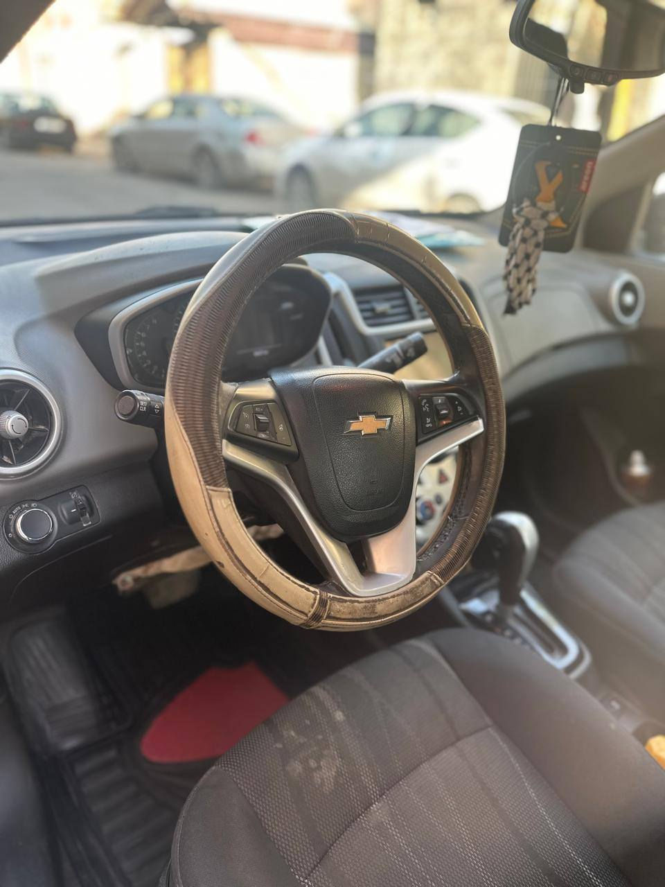 شوفرليت سونيك 2019 
مكينة 1400 تيربو 
شاشة + كاميرا 
تبريد + تدفئة + تدفئة كشنات
تحكم ستيرن 
مثبت سرعة
السعر 75$
للتواصل ***********
