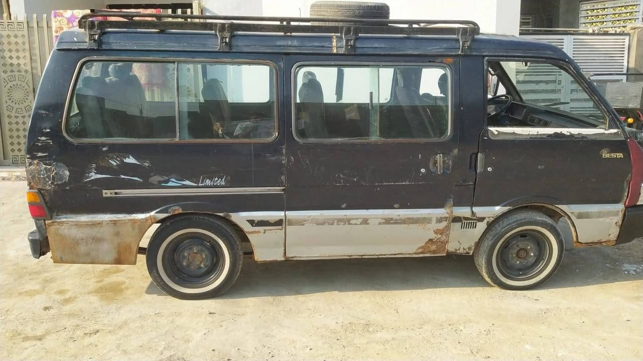 السلام عليكم للبيع كيا بسته موديل 94رقم بغداد الماني تريد تحول تريد وكاله مصفره من كلشي وصل خط بحث مكينه على سحك كير اكسن حداديه دوشمه جديده تخم تاير كهربائيه كل شغال سياره جاهزه كبل الشارع مل جناي مكان بابل قضاء القاسم سعر 25بيه مجال رقم الهاتف ***********
