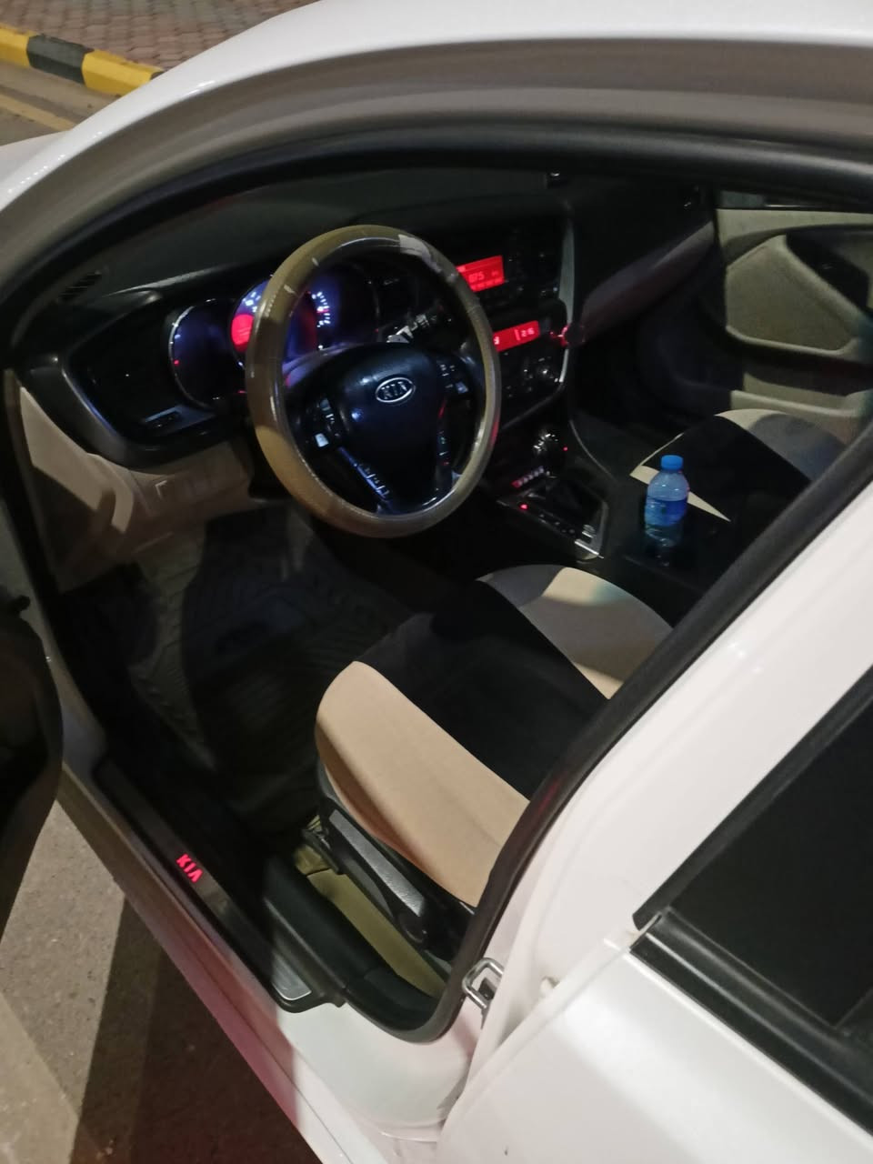 كيا اوبتما 13 خليجي محررك 2400 بصمه رقم بغداد ماشيه 92 الف حداديه جديده تايرات جددبيها فتح جاملغات امامي وبنيد بدون دواخل وبدون صبغ والسونار مرفق مع الصور السعر 132 وبيها مجال غير متواجد ع الفيس *********** العنوان واسط الموفقية
