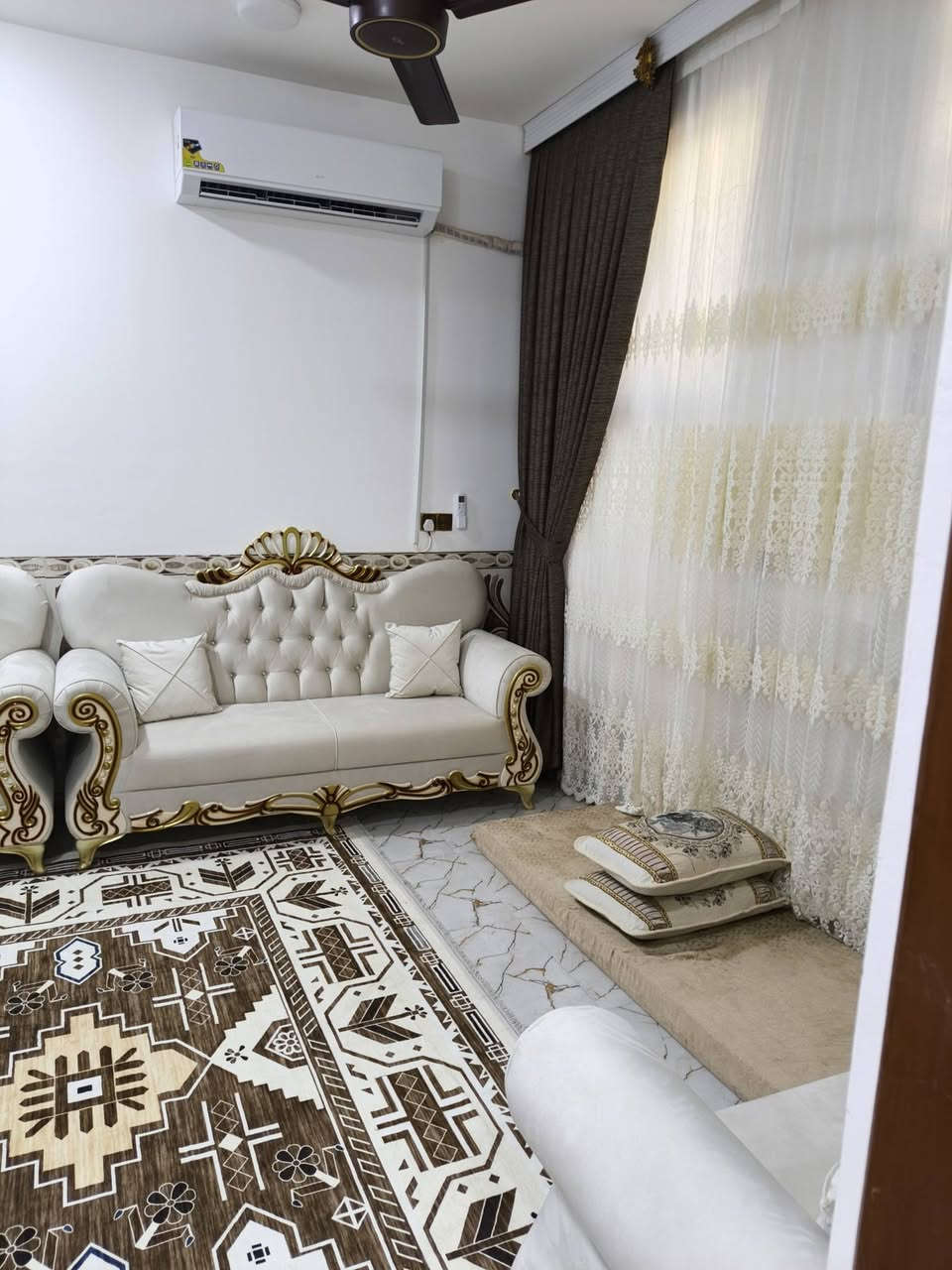 دار للبيع في منطقه الجمعيه الثانيه
مساحه 150 متر طابو زراعي سند 25 عرض الشارع 10 متر مجاري وارصفه كامله  وباقي على التبليط 

طابق واحد 

***********
