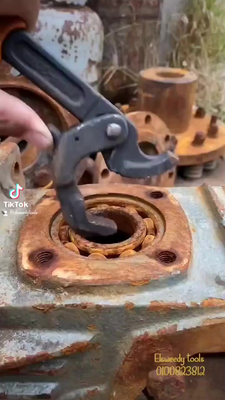 زرجينة بلي داخلي  👌👌👌

لسحب البلي بقطر داخلي من 16 حتي 38 مللي ✅
تقدر تطلبها من موقعنا الالكتروني 👇 
https://sllr.co/s/169627

🚩 او نورنا في  المعرض المنصورة - مدينة طناح-شارع البحر مقابل الملاهي 🚩 
🚚🚪 متوفرخدمة الشحن للمحافظات  لباب البيت✅✅

ممكن تطلب المنتجات عن طريق التواصل معنا فون او واتس 📳☎️ 
01008023812 
رابط مباشر لمحادثات الواتساب  📲📲
https://wa.me/qr/6MDHECICKFR4J1

#elsweedy_tools_store
 #diy  #woodworking  #grinder  #drilling  #powertools  #tools  #cordless  #maintenance #repair #repairing #workshop 
#tools #عدد #أدوات #صيانة #ميكانيكا


**إذا كنت صاحب هذا الإعلان وتريد حذفه لأي سبب، رجاءا أرسل رسالة إلى الدعم الفني**