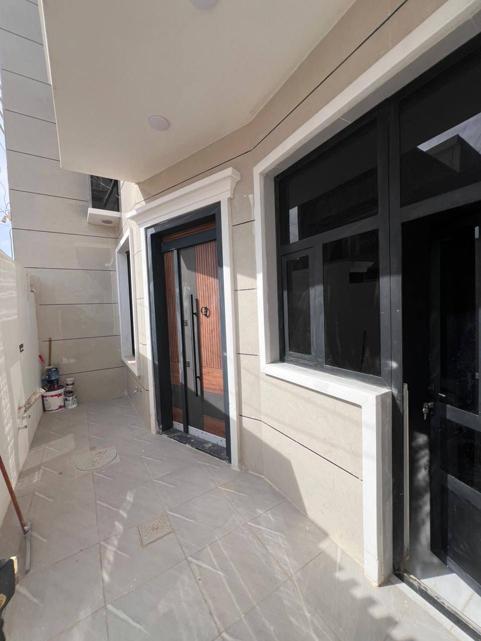بسم الله ماشاءالله
🏠#دار_للبيع   100متر واجهيه 6،25متر نزال 16متر
  طابقين   بناء حديث وتصميم متكامل ✨️

يحتوي البيت. ع[3غرف نوم -استقبال -صحيات عدد 2- صالة- ومطبخ] البيت شغل درجة اولى 

مع الخدمات[ماي-كهرباء-تبليط]✨️

🔴ملاحضه البيت جاهز للسكن 🔑

⬅️نوع العقار  طابو زراعي سند 25 اقرار محكمه 

⬅️العنوان #بغداد_الدوره_البوعيثه   
       مجمع الحليم 
🔴للاستفسار  خاص او الاتصال ع  الرقم 
☎️***********
☎️***********
☎️***********
