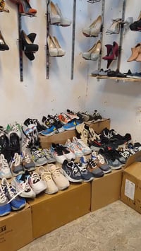 شلعة احذية • نسائي ورجالي • ١٥٠٠ قطعة