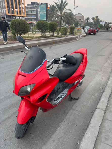 السلام عليكم فورزه 06 
مكينه كهرباء خير من الله
نكره شغل واطلع وين متريد 

السعر ٥٠٠ وبيها مجال 
مكاني زيونه او بلديات 
***********
