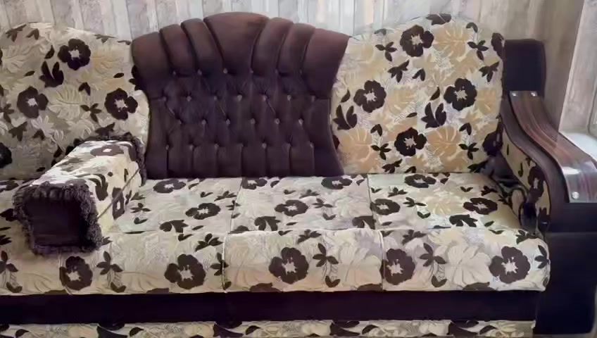 السلام عليكم ديوان 9 امتار للبيع خشب عراقي ثقيل متكون من ثلاث قطعه كبيره مع زاوية
وقطعه وسط المكان حي الصحه الثانية فرع بانزيخانة الحاصود السعر 300


**إذا كنت صاحب هذا الإعلان وتريد حذفه لأي سبب، رجاءا أرسل رسالة إلى الدعم الفني**