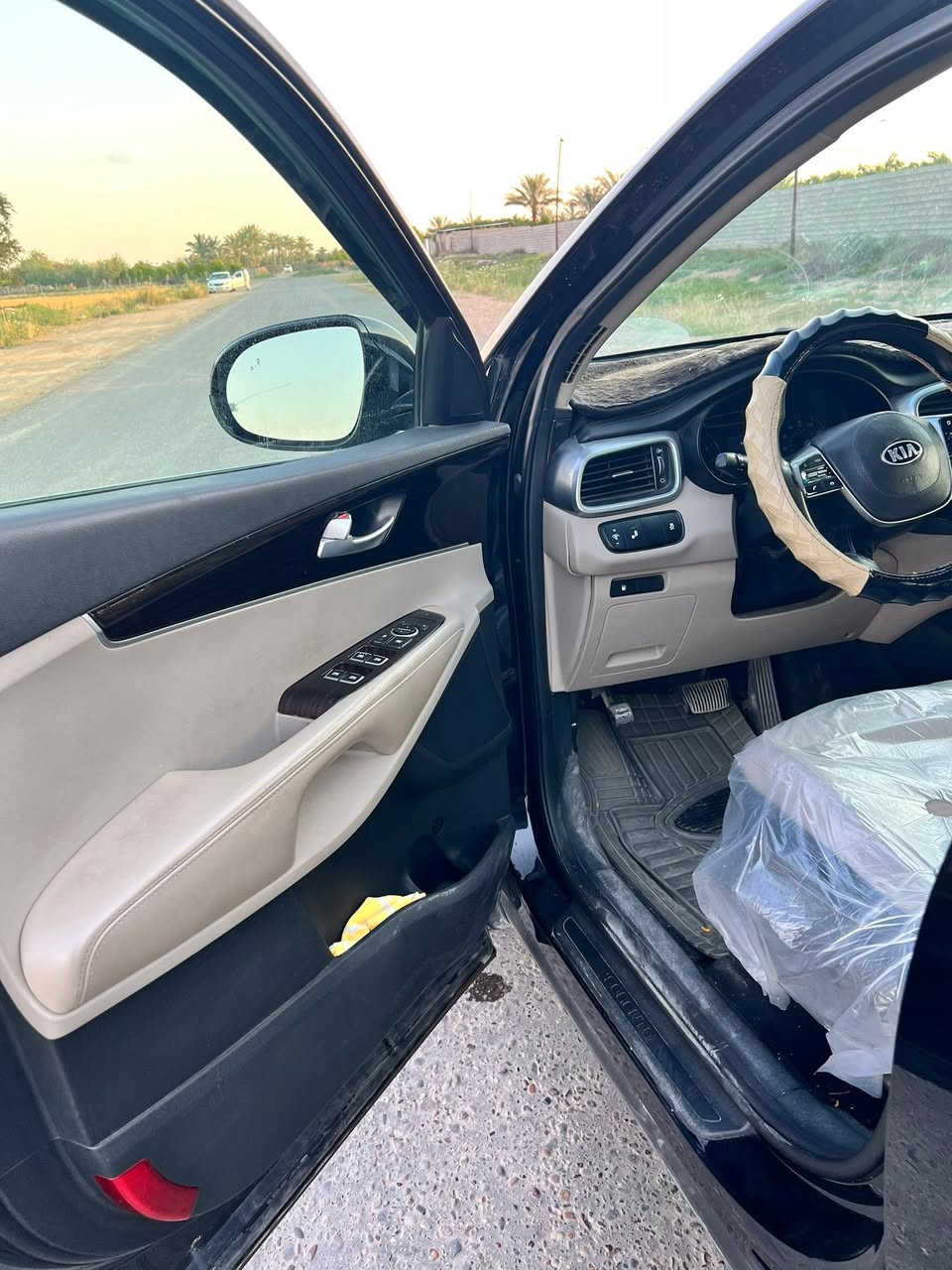 للبيع سيارة سورنتو رقم بغداد موديل ٢٠١٩ وارد امريكي نضيفة حيل مبدل بنيد وجاملغ بأمريكا بلادية بدون نقطة صبغ المواصفات نص فول بيهه مودات قيادة واشاير بلمري ورادرات جانبية ماشية ٨٥ سعرها
١٨٥ ورقة وبيها مجال للشراي مكان بلد للاستفسار الاتصال على الرقم ***********
