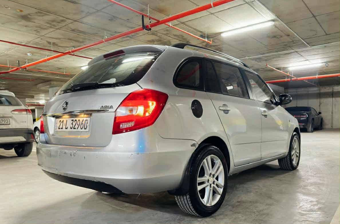 سکۆدای فابیا
مۆدێل 2014  سفری کوردستان 

دەعامی بۆ دەعامی بۆیاخی نیە تەنها دوسێ پەلە ساردی بچوکی هەیە

مەکینەو گێڕی کەپسە نەکراوەتەوە 

٤جام کارەبایە  ئیستەیتەو تابلۆ و ساڵانەی تازەیە 

تازە چوارتایەی بۆگۆراوە سێرڤسی گێڕو مەکینە کراوە 

سەیارەیەکی پاک و خاوێنەو ماڵی دۆستە 

8700$ کەمێک مامەڵەی تیایە

*********** السليمانية, العراق
