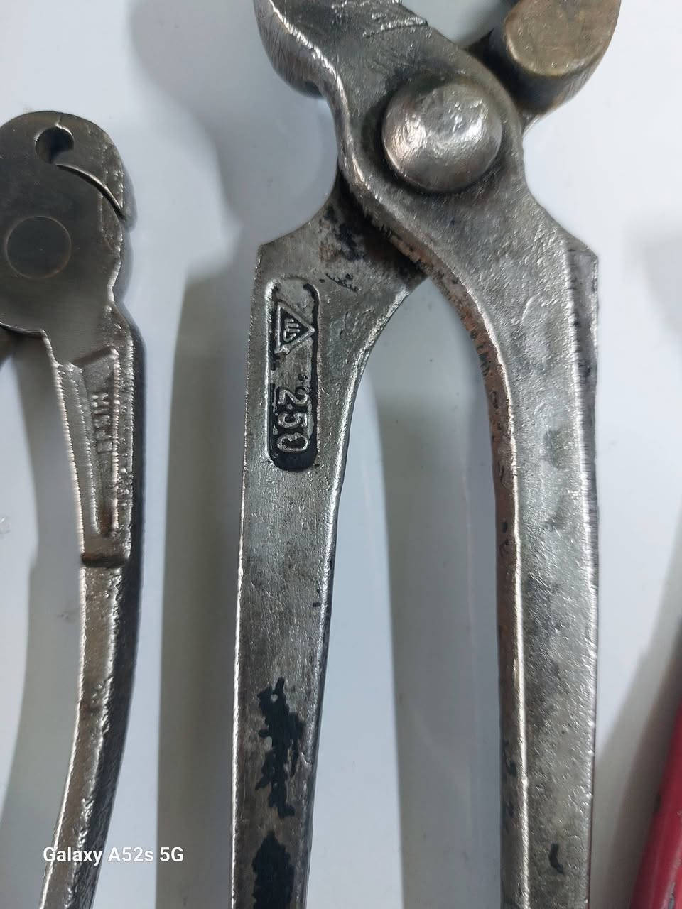 سلام عليكم مجموعتين عدد للبيع كندك ١٠ قطع حجم كبير ووسط وصغير انكليوي وسويدي وياباني ....المجموعة الثانية ٥ قاطعات كما موضح تريد مجموعة وحدة او اثنين راسلني وتدلل لايوجد توصيل المكان بغداد فقط القريب عليه اكدر اقربهم اله وتدللون..


**إذا كنت صاحب هذا الإعلان وتريد حذفه لأي سبب، رجاءا أرسل رسالة إلى الدعم الفني**