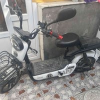 دراجه شحن للبيع بطاريات نص عمر ب 160بغداد حي الجامعه 07841708583