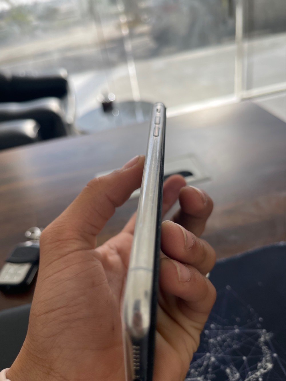 ايفون x للبيع ذاكره٢٥٦ بطاريه٧٩ ما مبدل بي شي اشتريته بشهر ٤ واريد ابيعه ومحتاج تاخذه مني تترحملي ما مبدل بي شي لا شاشه ولا بطاريه كله بلاد مكاني البصره سفوان سعر ١٩٥ وبي مجال شراي اتفضل وتساب  *********** وتساب فقط