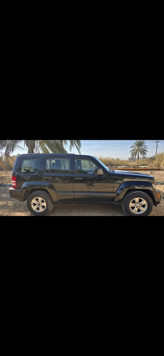 السلام عليكم
للبيع فقط جيب ليبرتي 2012 كلين بدون حادث بدون صبغ رقم واسط مشروع وطني بأسمي ماشية ١٦٠ الف ميل   السعر ١١٠ بيها مجال مكاني بغداد مجمع بسماية ***********
