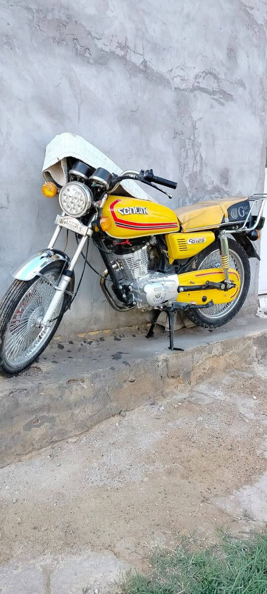 سلام عليكم مطور لبيع نضيف حيل سعر 1200 وبيه مجال رقم لهاتف *********** رجاء لما يعرف بيهن لا يعلق
