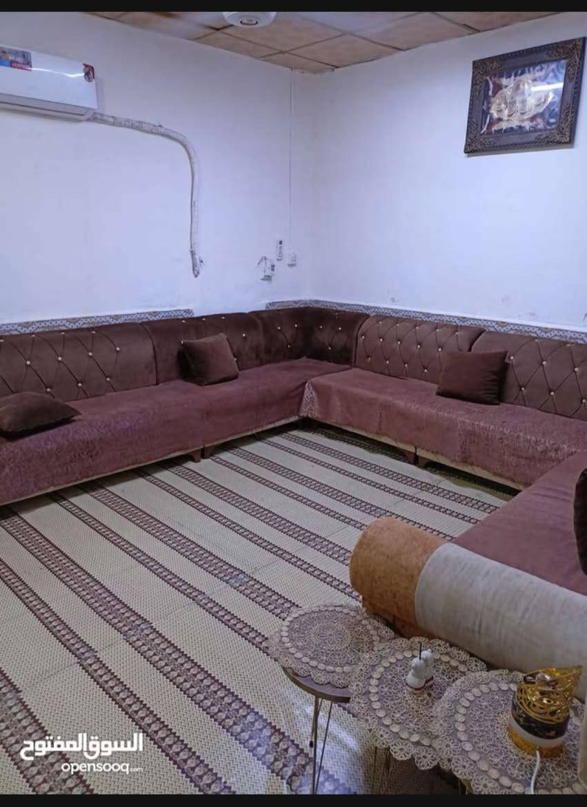 بيت للبيع في قبله مساحه 200م  تجاوز ماعليه كص غرفتين هول دوانيه مطبخ صحيات 770 415 7113،قبله بين سوكين بظهر مدرسة ابو مهدي مهندس ،سعر 28 بيه مجال البصرة, العراق
