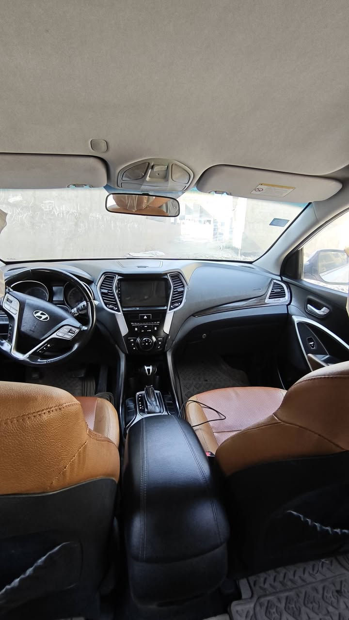 السلام عليكم 
للبيع فقط 
هونداي سنتافي 2014 خليجي محرك 4 سلندر 2400 سيعة راكب محرك وكير وتبريد خير من الله بيها البنيد صبغ ، ماسية 168 الف كيلو 
رايدها ب 158 ومجال قليل 
مكاني واسط الكوت 
الاتصال ***********
