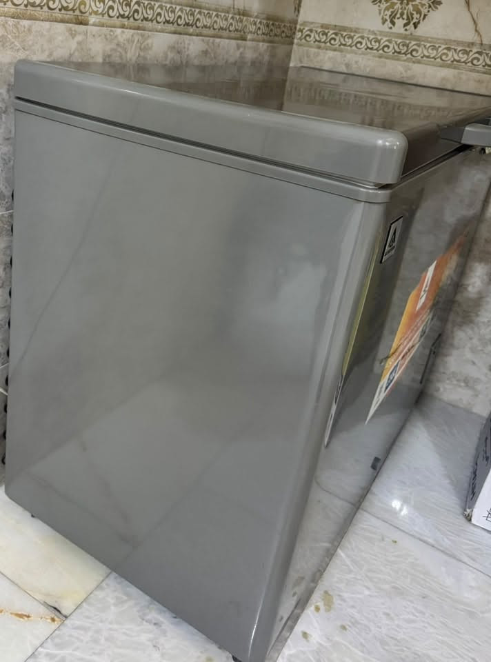 مجمّدة صندوقية (Chest Freezer) من ماركة الحافظ (ALHAFIDH).
فئة استوائيه Tropical Class
تبريد مباشر (Direct Cool)
المجمده بحجم متوسط إلى كبير
نظيفه جداً ممصلحه ابد
سعرها 150
كربلاء


**إذا كنت صاحب هذا الإعلان وتريد حذفه لأي سبب، رجاءا أرسل رسالة إلى الدعم الفني**