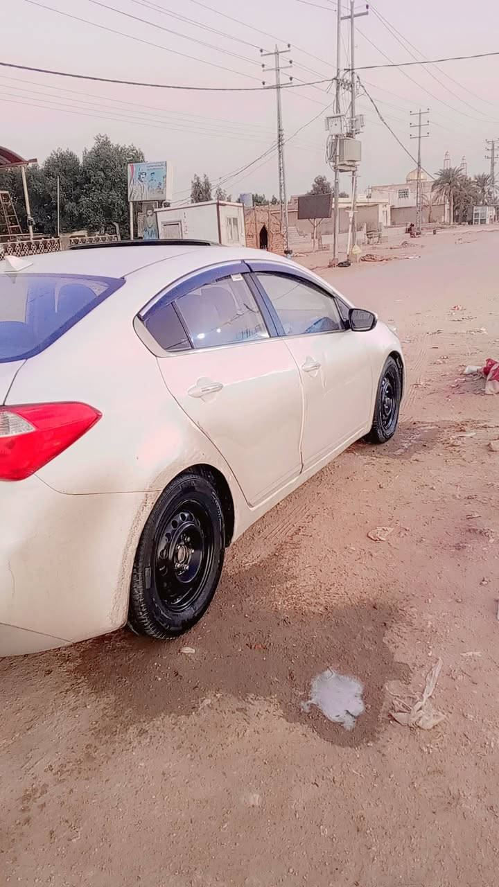 سلام عليكم سياره سيراتو خليجي 
موديل 2013
مواصفات اشاير بلمري 
فتحه سقف 
تففه بلكشنات 
مري شفط 
مانع نزلق 
سياره خير من لله نصبتها بعد احلا من لصوره 
بدون ضربه بيها فقط صبغ 
كامله كلشي ماناقصها مكاني نجف الحيدريه 
عمود 600 السعر 110 وبيها مجال حك الجيه


**إذا كنت صاحب هذا الإعلان وتريد حذفه لأي سبب، رجاءا أرسل رسالة إلى الدعم الفني**