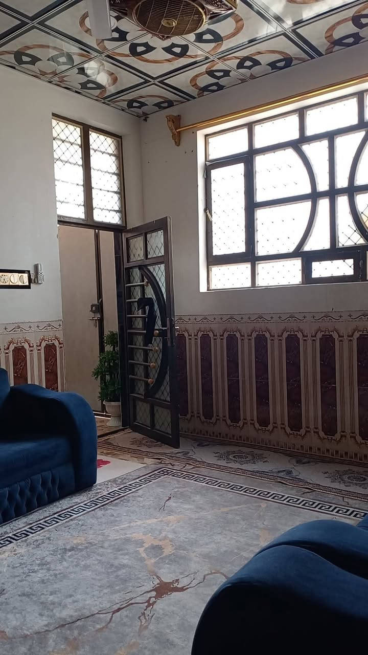 دار للبيع طابو زراعي  100م موقع و بناء درجه ممتازه. يحتوي على غرفه وصاله واستقبال ومطبخ وثلاث صحيات اضافه الئ غرفه في الطابق الثاني
سعر 49  العنوان نجف ميسان خلف شارع 60 مباشره

***********
