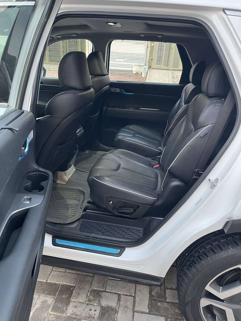 بالسيد موديل2024 فل موصفات سياره جديده كلين سعر سياره 325 وبيهه مجال لشراي
***********
