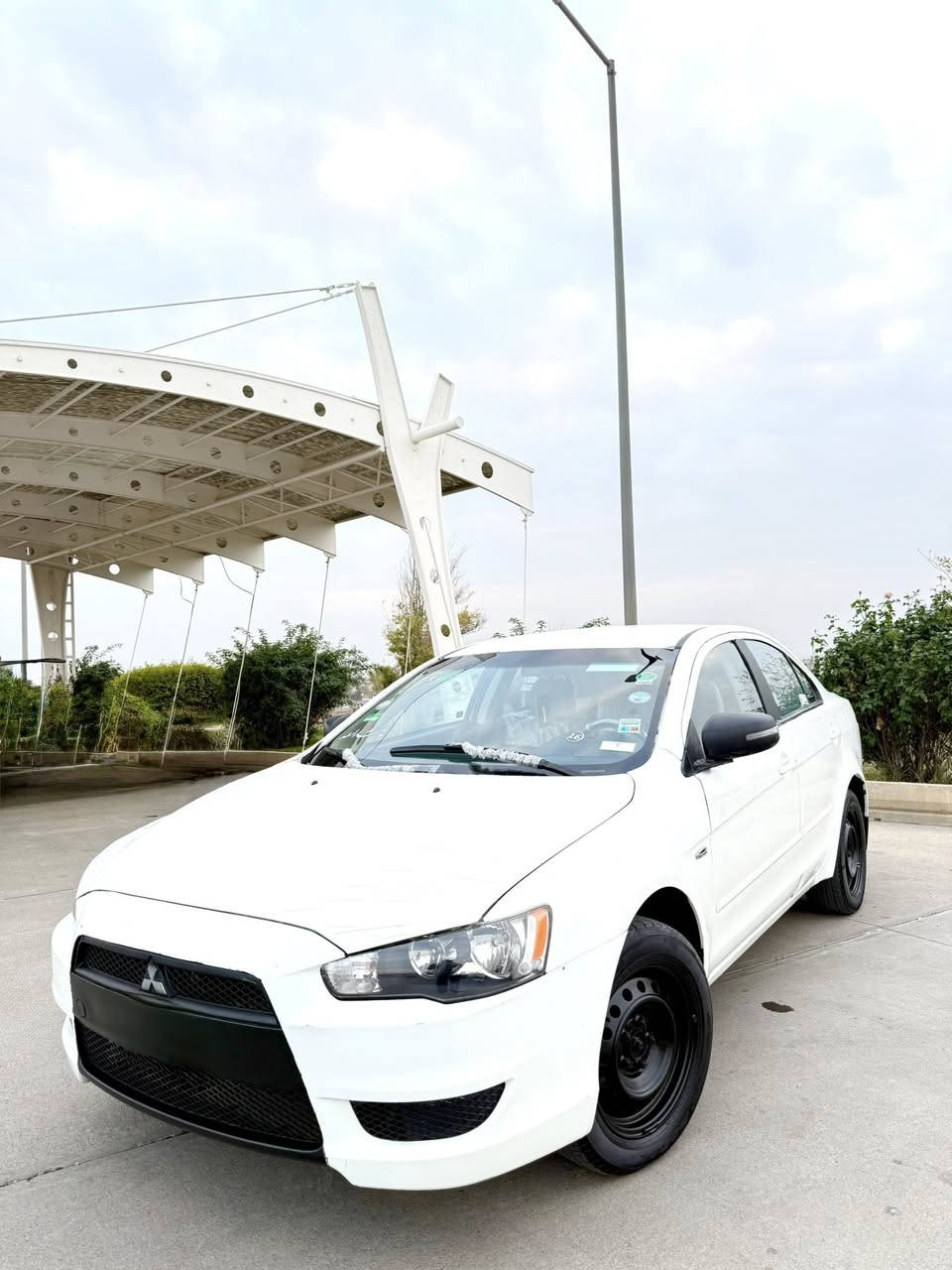 Lancer LX 2016 
***********
TB:-براوەی دوبەیە
مواسەفات(گێر تۆماتیک-ناوزەرد-ئاوێنە کارەبای-چوارجام کارەبای-)
:-گێر-مەکانە-کارەبەی-بەشەرتی فیتەر (128)هەزار حەقیقی رۆشتوە
:-پێشو پشت کەپس
:-نرخ(52) مەجال
***********
