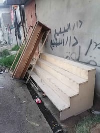 رفوف خشب للبيع على  شكل مدرج بسعر مناسب 07828976318