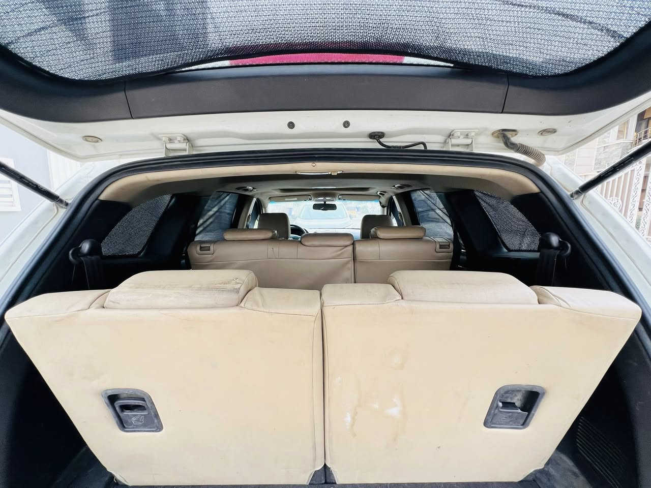 سلام عليكم 
سنتافيا 2010 رقم مميز كركوك 
ماشيه 168 
موصفاته فتحه وشاشه كبيره و7 راكب ومكينه 6 سلندر و3 قطع تبريد مكفوله من مكينه وكير ومكفوله دوسه ابواب جانبيه مري شفط صبغ فقط بارد جاملغ خلفي كد شبر وبارد حافه صندوق خلفي 
بغداد /البلديات حي التجار 
سعر 158 وبيه مجال 
***********
