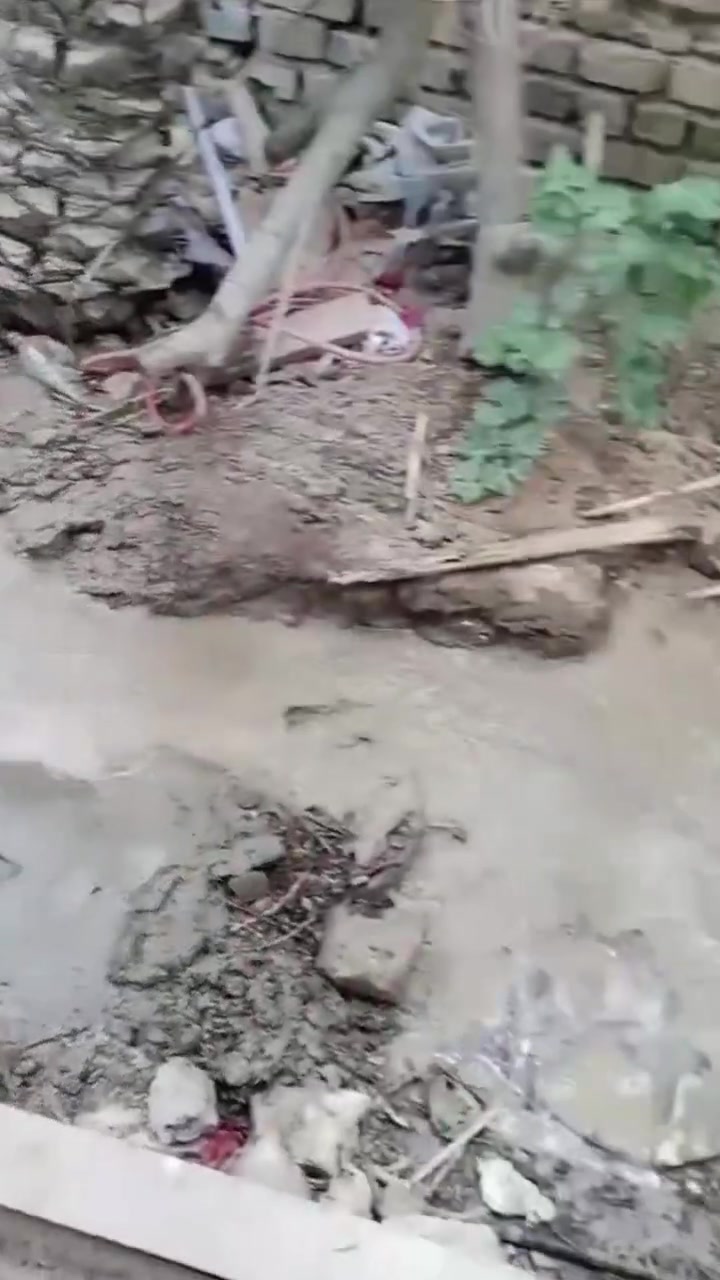 السلام عليكم حفر الابار اليدوية برينه زراعية وتعبيرات الشارع وتجفيف المنهولات سحب صونده من البايب الرئيسي بانسب الأسعار  كافة المحافضات ***********
