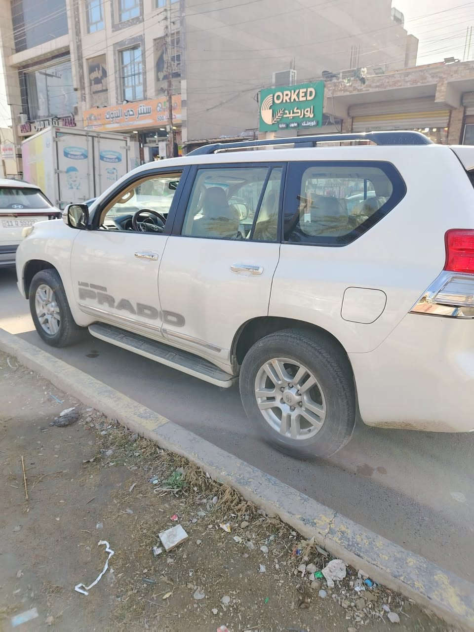 يا رزاق
برادو VXL موديل ٢٠١٠ كويتي 
٤ ويل تحكم ستيرن 
ماشيه ٩٥
نظيفه جداً - فول ١/١ - بلاديه على وضع الشركه 
محركها 6 سلندر 
رقم بغداد الجديد - سنويتها جديده - هزه + سونار موجود 
مكفوله من ضربة وتبديل 
شاشات داخليه + ثلاجة + ارضيه جلد 
٣ قطع تبريد + حساسات امامي خلفي 
سيارة دبل تانكي + فتحة سقف + هوك خلفي  
زراكات لايت + اشاير بالمري 
مكان السياره / بغداد البنوك 
السعر / 275 
الرقم / ***********
