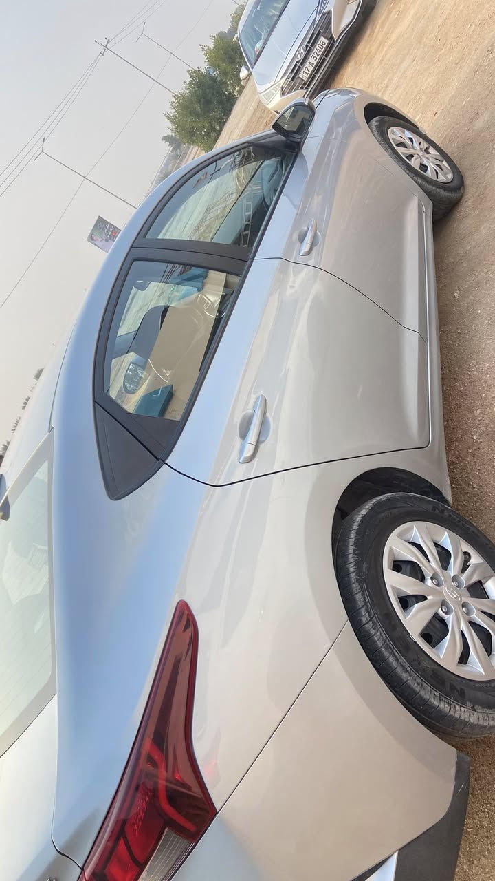 اكسنت 2023 خليجي مرقم معوقين مثنئ  بيه قطعتين صبغ بدون فتح ولا تبديل المحرك 1600   السعر 133 وبيه مجال اي استفسار ***********
