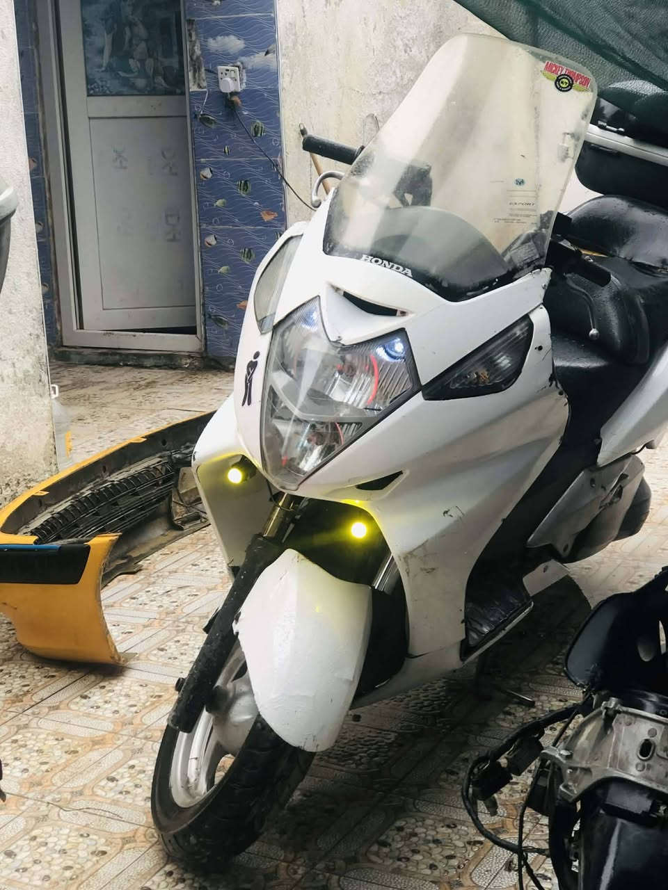 السلام عليكم سلفر ونج مكينة 600مامفتوحة معدل فوك 180شلعة شك الكاع محرك ناعم بس بجمهة شوية تعبان عوزهاا دبلات تريد تاخذهاا ع وضعهاا تريد انطيك دبلات عوزهاا ترتيب لكشن عوزهاا ترتيبات بسيطة كلش سعر خاص او اتصل ***********مكان ديوانية مركز
