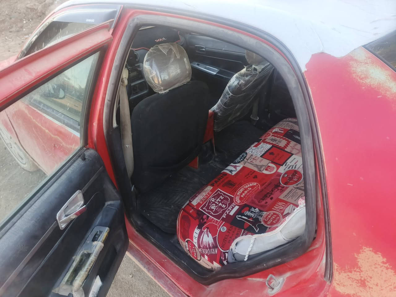 السلام عليكم ورحمه الله وبركاته CK2013 سياره نضيفه بأسمي رقم جديد نجف
السياره مكينه صافيه لا تنقيص ولا تبخير 
السياره كيرها كايم فقط تبريد نقص غاز 
مكان السياره كربلاء عون عامود 337
السعر 20 $ 
@***********
