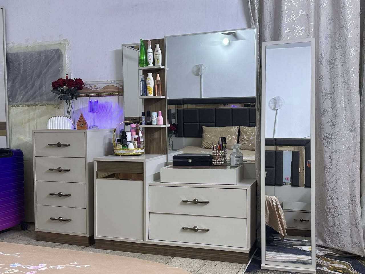 غرفة تركية مستخدم سنه جديدة اخذتها مليونين اريد ابيعها مليون و 200 و بيها مجال


**إذا كنت صاحب هذا الإعلان وتريد حذفه لأي سبب، رجاءا أرسل رسالة إلى الدعم الفني**
