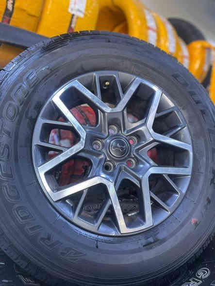 السلام عليكم ويلات اصليه حجم 18 جيب رانكلر خمس قطع
***********
