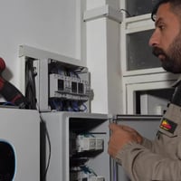 مكتب احمد للسيطرة الكهربائية والطاقة شمسية  07758881992 07806749186