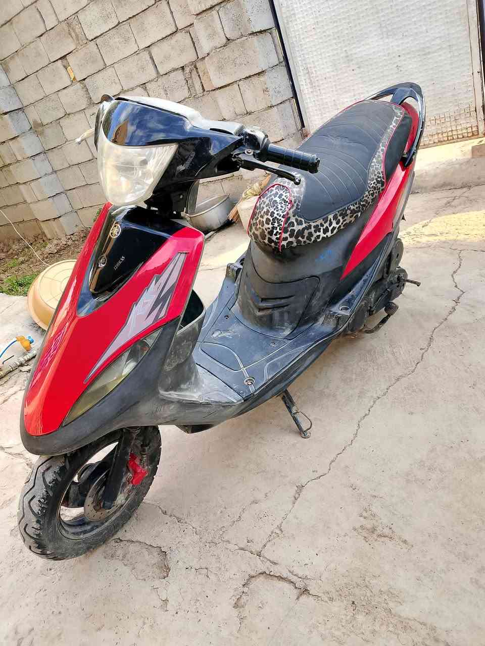 دراجه ماكس نضيفه مكينه خرسه خير من الله بوشه 55 شلعه ومعدل كهربائيات شغاله نص سلف شرط مكان ديالى الغالبيه ***********
