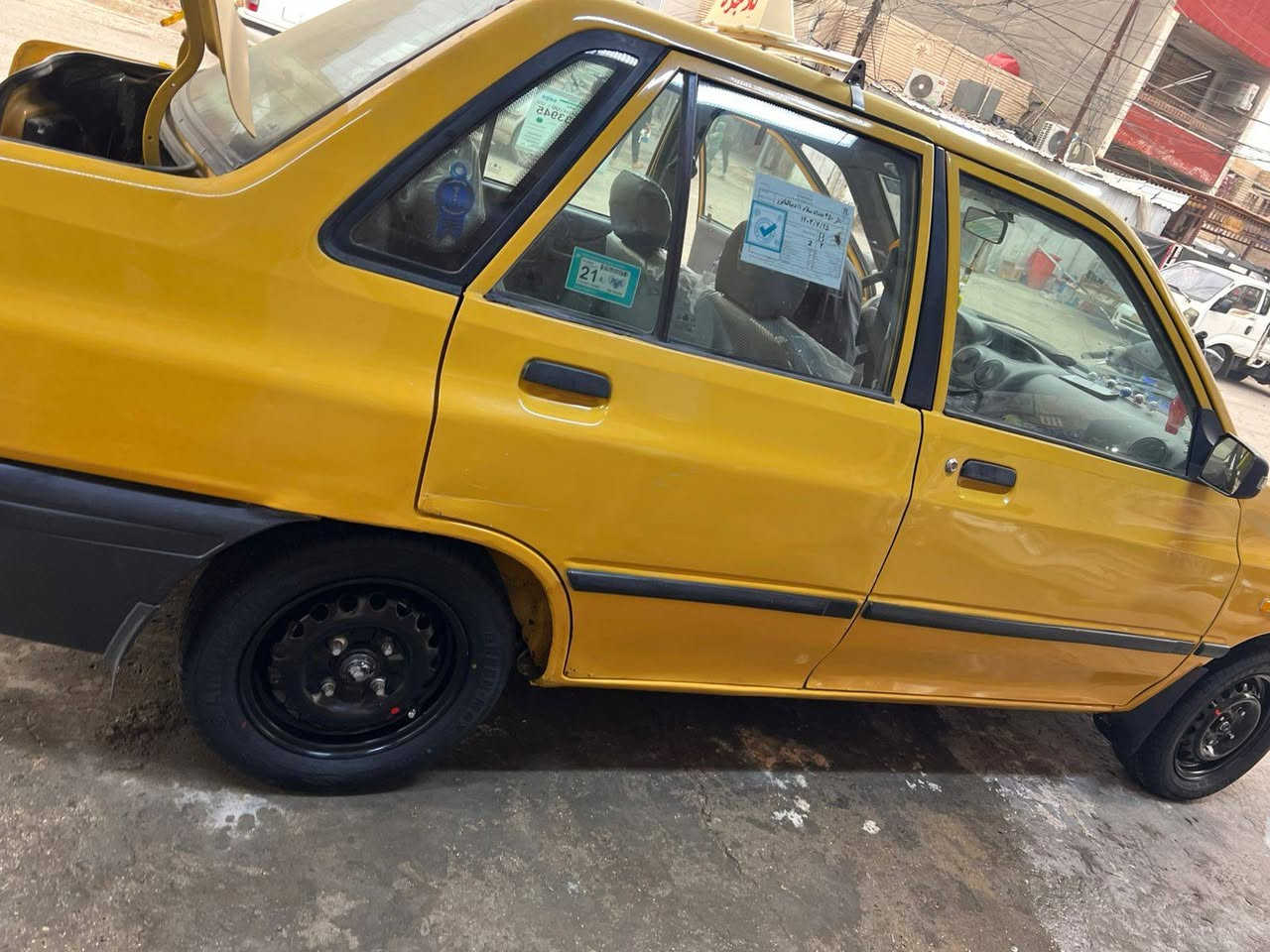 سلام عليكم سياره سايبه 2012 دوشمه تبريد ثلج خير من الله صدر امامي خلفي جديد سياره ربع مذب  عليها  مكان الشعب  السعر 36 او بيها مجال رقمي ***********
