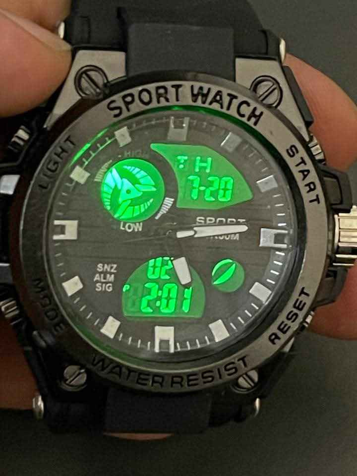 ✔️ شێوازی وەرزشی / سەربازی
✔️ قەبارەی گەورە و دیزاینی پیاوانە
✔️ بندێکی قایم و گونجاو بۆ بەکارهێنانی ڕۆژانە
✔️ گونجاو بۆ گەشت، وەرزش و کاری ڕۆژانە
✔️ دیزاینێک کە هەست بە هێز و متمانە دەدات
(نرخێکی گونجاو بۆ ئەم شێوازە و قەبارەیە)
📦 بەردەستە بۆ فرۆشتن
🚚 گەیاندن هەیە 

... 

✔️ تصميم قوي وعصري
✔️ مناسبة للرياضة والاستخدام اليومي
✔️ سوار متين ومريح لليد
✔️ شكل رجالي أنيق يعطي إحساس بالقوة
✔️ مناسبة للرحلات والعمل واللبس اليومي
(سعر مناسب مقارنة بالشكل والجودة)
📦 متوفرة الآن
🚚 توصيل داخل المدينة حسب الموقع أربيل, العراق


**إذا كنت صاحب هذا الإعلان وتريد حذفه لأي سبب، رجاءا أرسل رسالة إلى الدعم الفني**