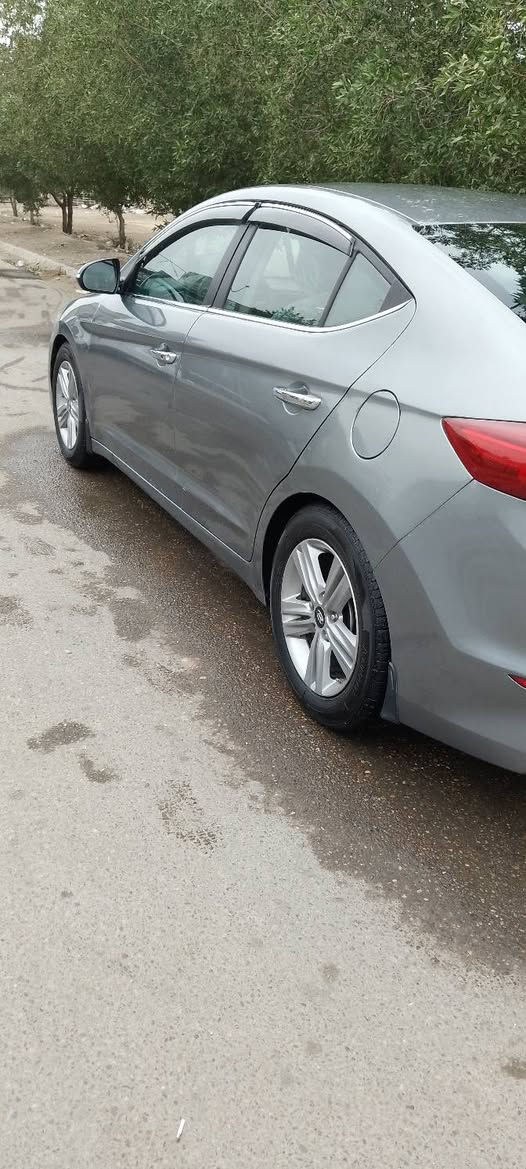 السلام عليكم لانترة للبيع موديل  2017 
حادث چاملق حلفي بدون ارباك..سيارة
فول عدل فتحة. سعر 110 ) ***********. (***********)
