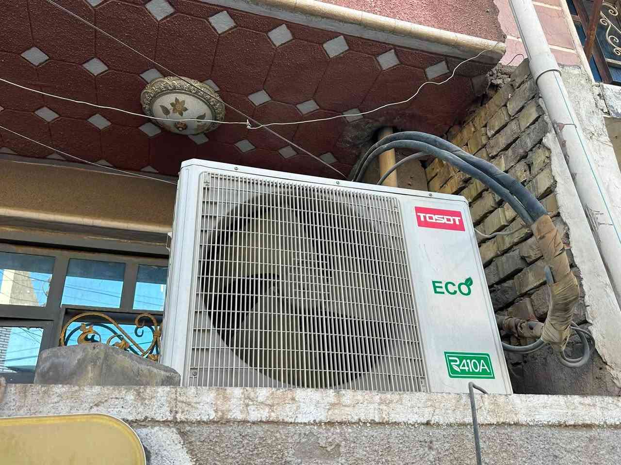سلام عليكم سبلت توسوت للبيع2 طن غاز 410 نضيف جدا تبريد ثلج مكاني بغداد سيديه. سعر 500 وبي مجال  
شراي يخابر ***********
