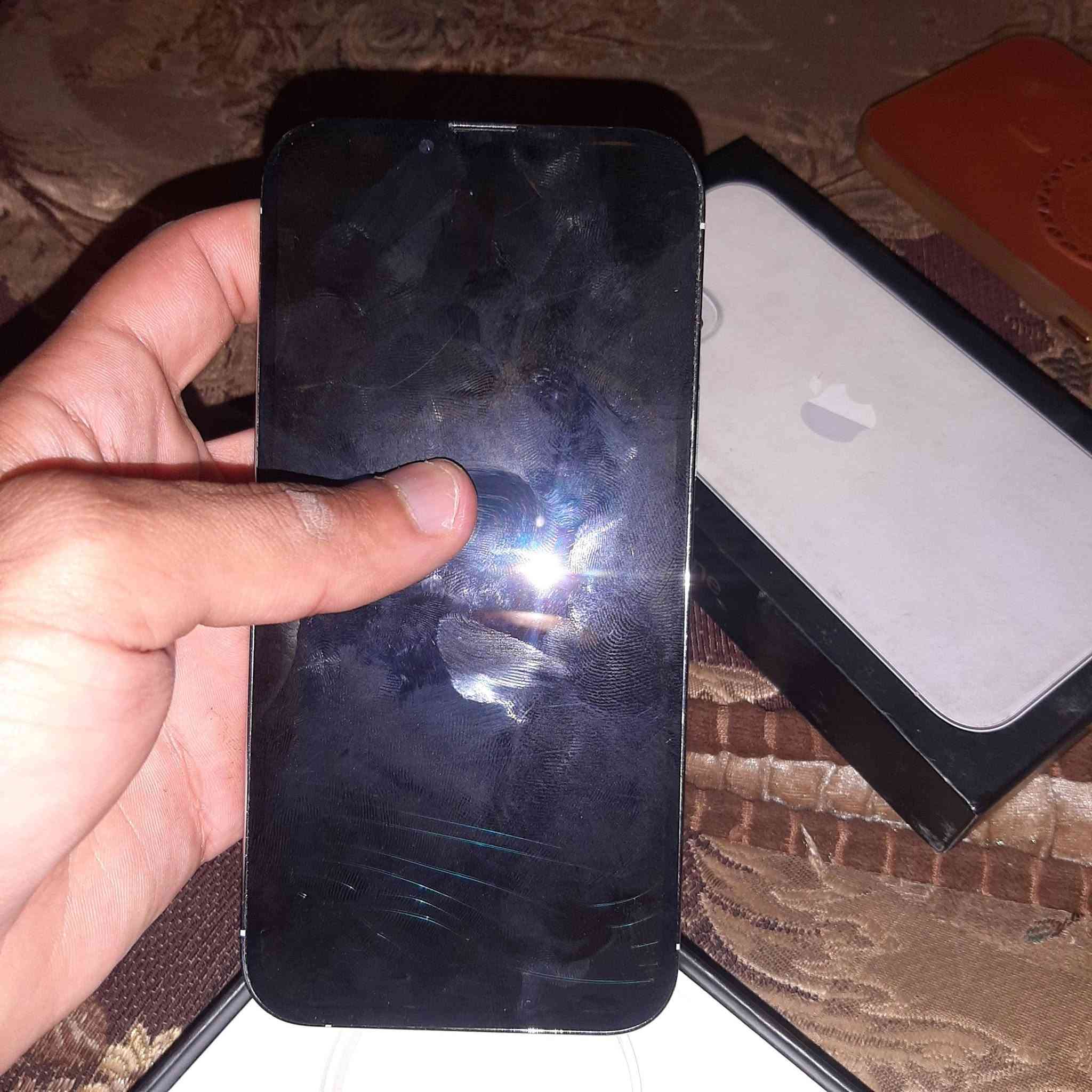 سلام عليكم ايفون ١٣ برو ماكس بطاريه ٨٣ مبايل مكسوره شاشه كلشي شغال بي اعله سعر ابيع مبايل شغال تبداله شاشه يشتغل رقمي فقط واتساب ***********
