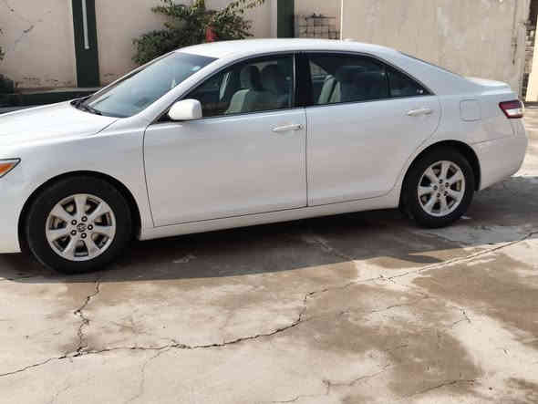 سلام عليكم كامري موديل 10وارد محرك 2500 محرك مفتوح شرط مبدل كازكيت فقط  ماشية 150مايل رقم صلاح الدين دولي باسمي سنوية لل 29السونار موجود بل صور جاملق وبونيد وشوية بل جاملق الخلفي شرط بدون اي دواخل سيارة جاهزة من الدعامية لدعامية مال جناي يعني متصرف عليها الف السعر 119وبيها مجال حك الجية مكانها بيجي الحجاج البطعمة للستفسار ***********ملاحضة بيع فقط لا قصط ولا وعدة ولا مراوس
