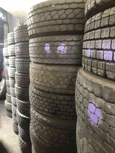 السلام عليكم اطارات كنتر وهينو ١٧.٥ ياباني 
بغداد الكراده مجمع مشن
***********
