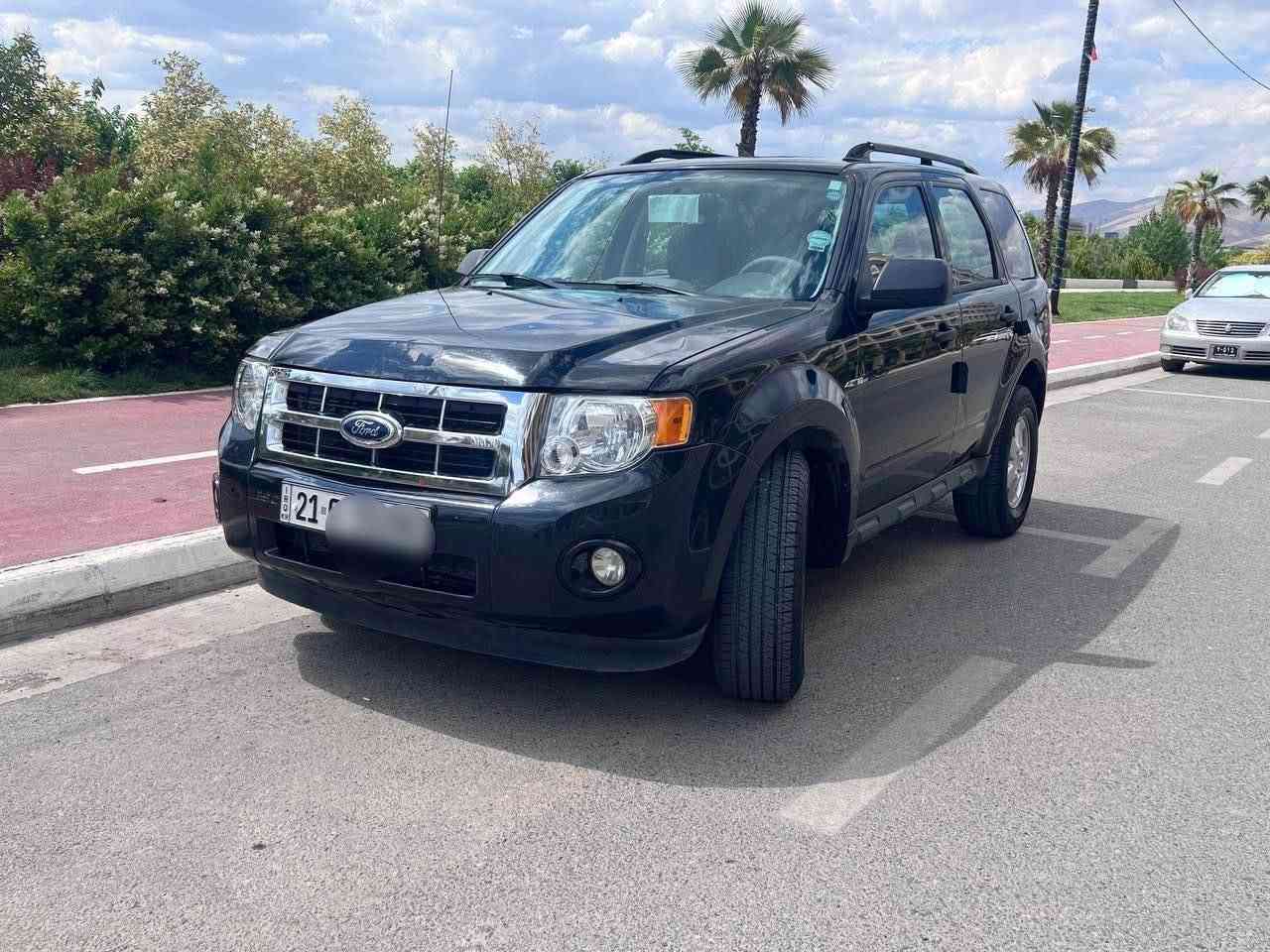 Ford Escape 2011
رەنگی ڕەش
کلین تایتڵ 
رەقەمی سلێمانی سەنەوی نوێیە
تایەی نوێیە
کوشنی نوێی تێگیراوە و شاشەی نوێی تیادا بەستراوە.
تایەی نوێیە.
بەشەرتی گێڕو مەکینە نەبوخار دەکا و نە دەنگی تیایە.
هیچ دەعمێکی نییە کەمیك لێخشان و قەڵەم کاری هەیە.
هەیکەلی سەیارە بە جوانی ماوەتەوە هیچ عەزێت نەدراوە.
تەبریدی سارد و گەرم بێ کێشەیە.
مەصرەفێکی باشی تیاکراوە و زۆربەی شتەکانی لۆکە و هیچ مەصرەفێکی تیادا نییە.
سەیارەکە هی دەستی خۆمە و سەیارەی مەعرەز نییە.
بۆ زانینی نرخ پەیوەندی بکەن بەم ژمارەوە مۆبایلەوە.
*********** السليمانية, العراق
